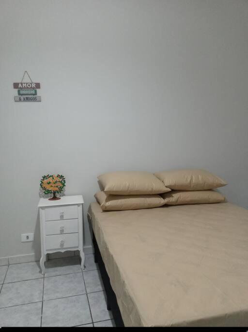 Apto Aconchegante Sao Vicente Perto Da Praia Luaran gambar