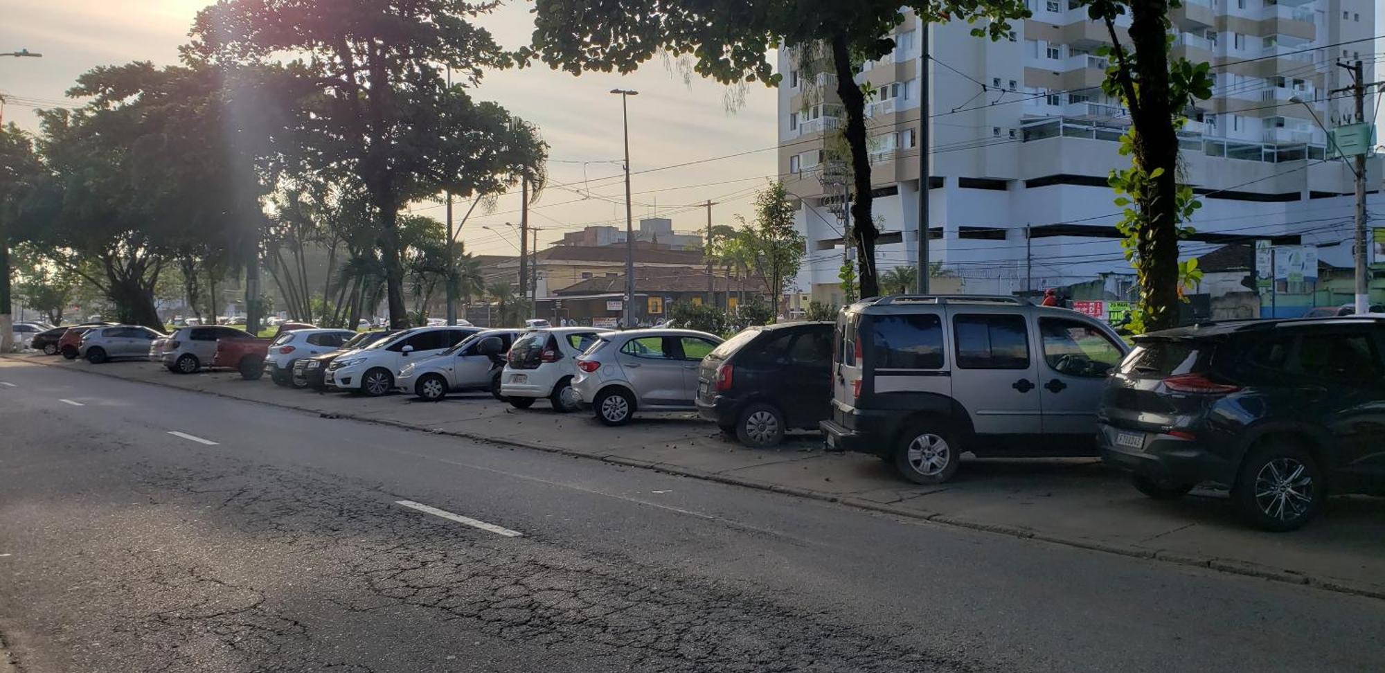 Apto Aconchegante Sao Vicente Perto Da Praia Luaran gambar